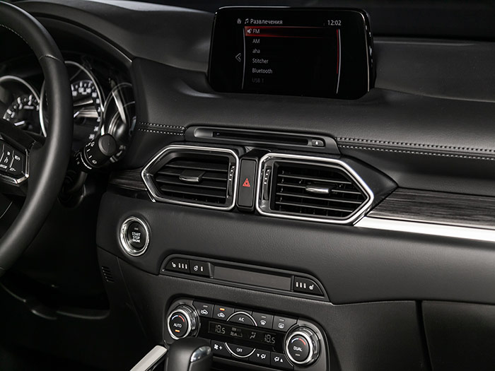 autotech15 Inside of a car